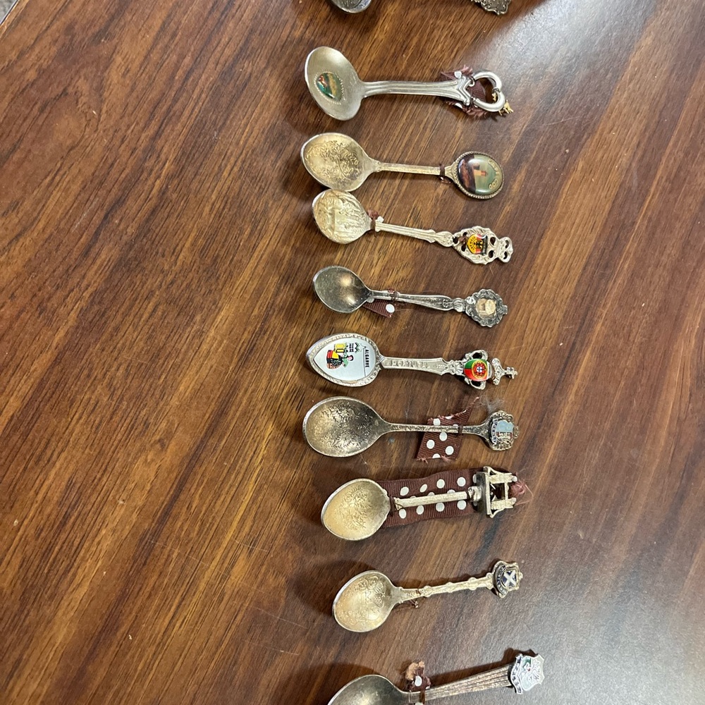 Vintage Collectible Spoon Set